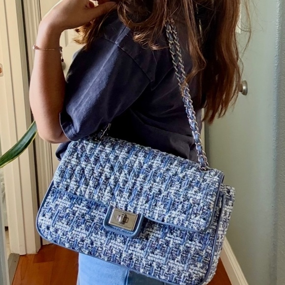 Karl Lagerfeld NWT Blue White Tweed Twist Lock Shoulder Bag - Picture 3 of 6